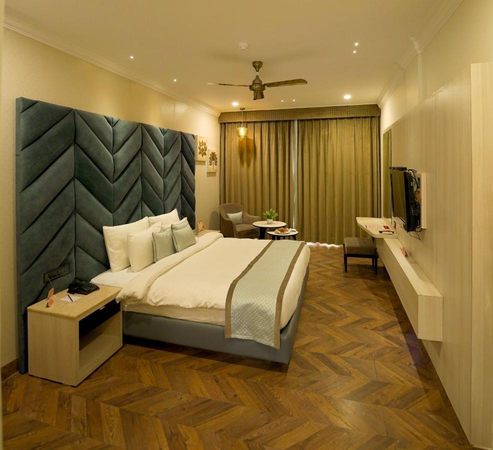 Resort Surya Mcleod *