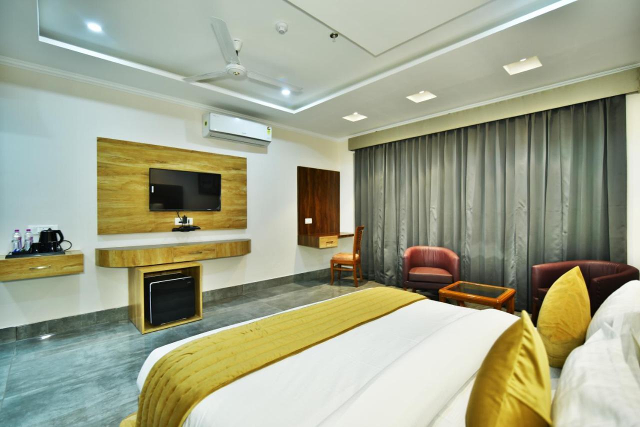 Dhauladhar Hills Resort Hotel 4*