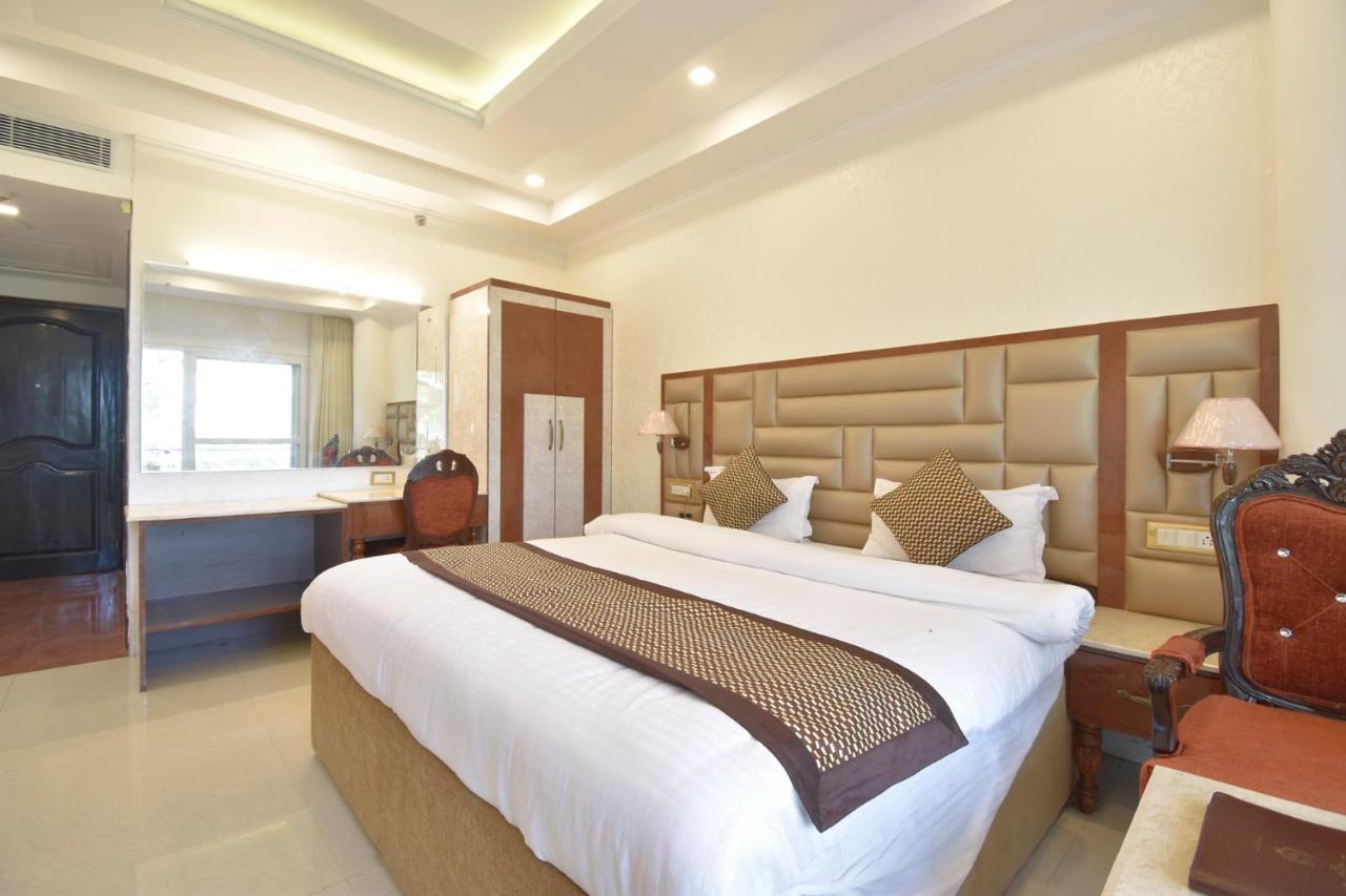 The Royal Castle 3*
