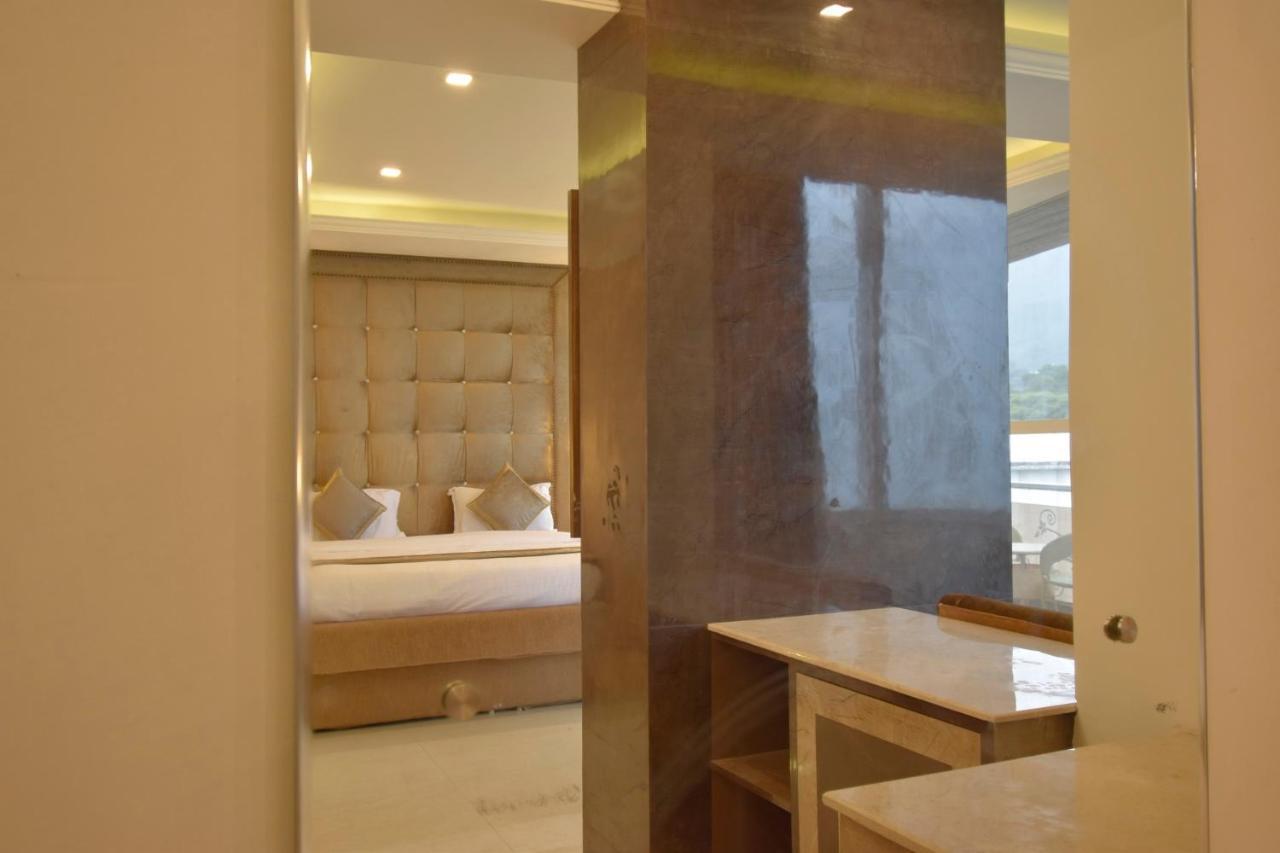 The Royal Castle 3*