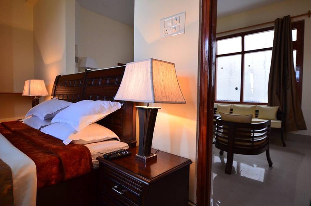 Hotel Deodar 3*