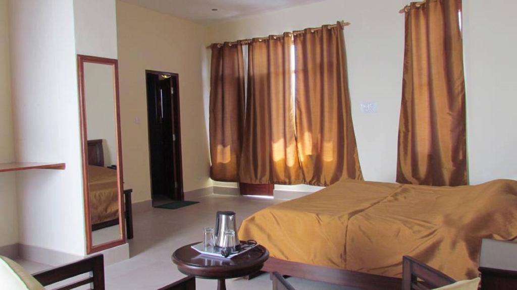 Deodar Hotel 3*