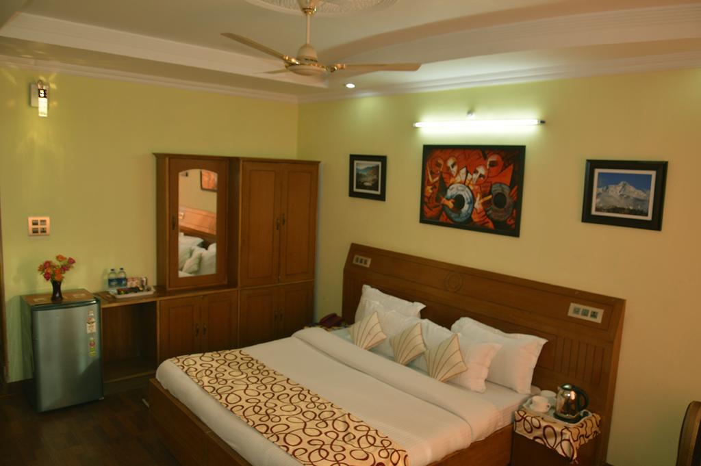 Sapphire Hotel 3*