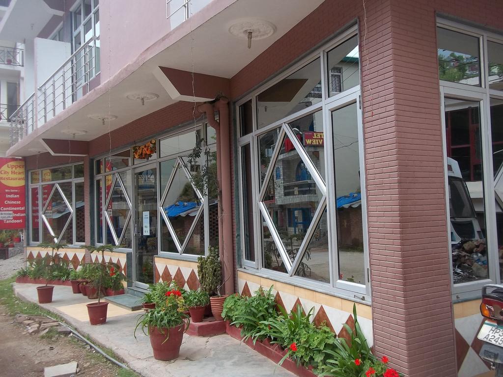 Upper Heart Hotel 2*