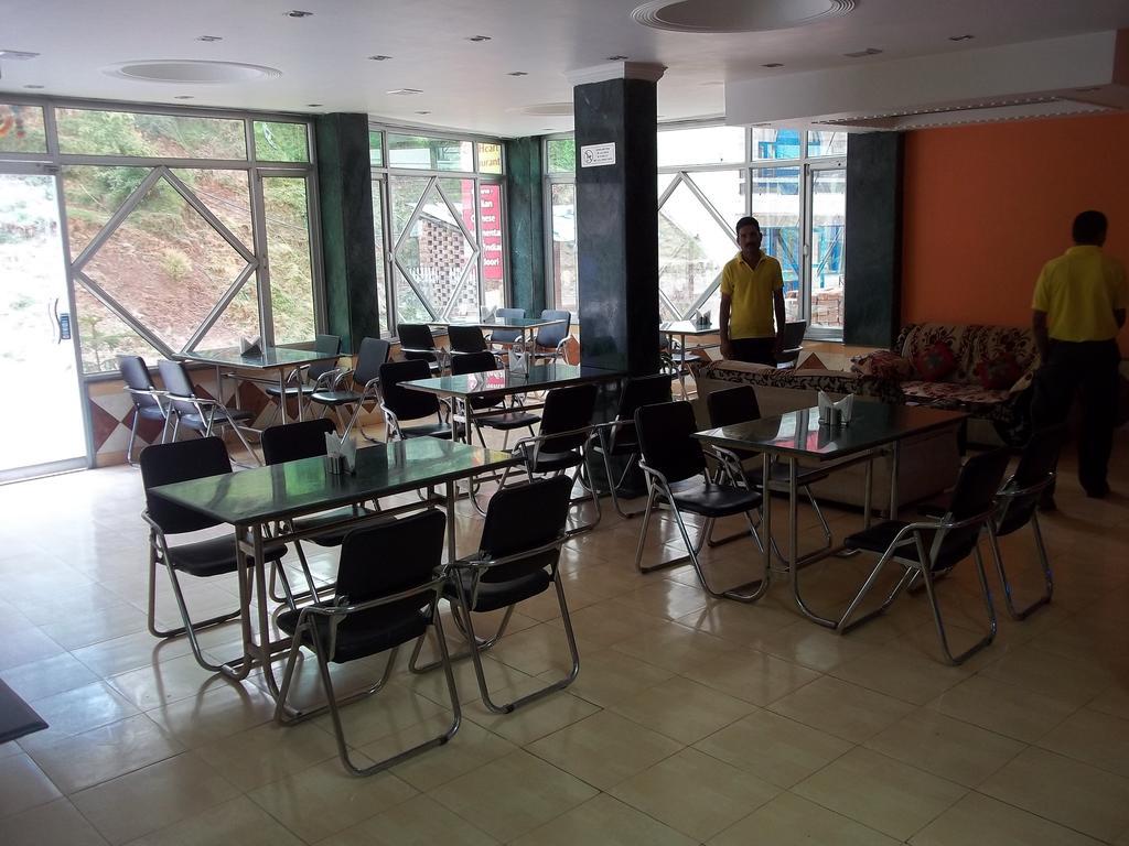 Upper Heart Hotel 2*