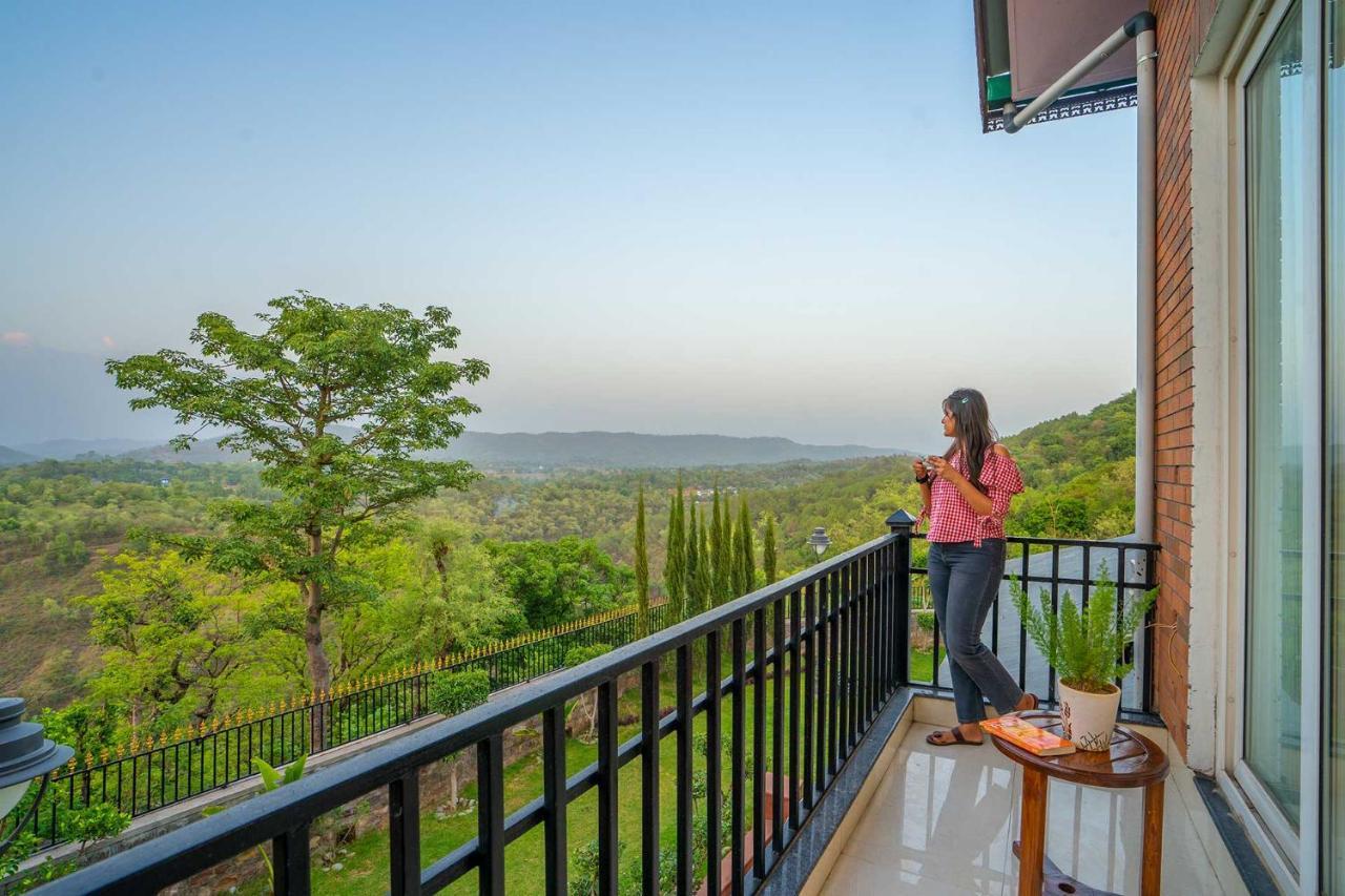 Stayvista At Dhauladhar House - Luxurious Chateau In Kangra Villa