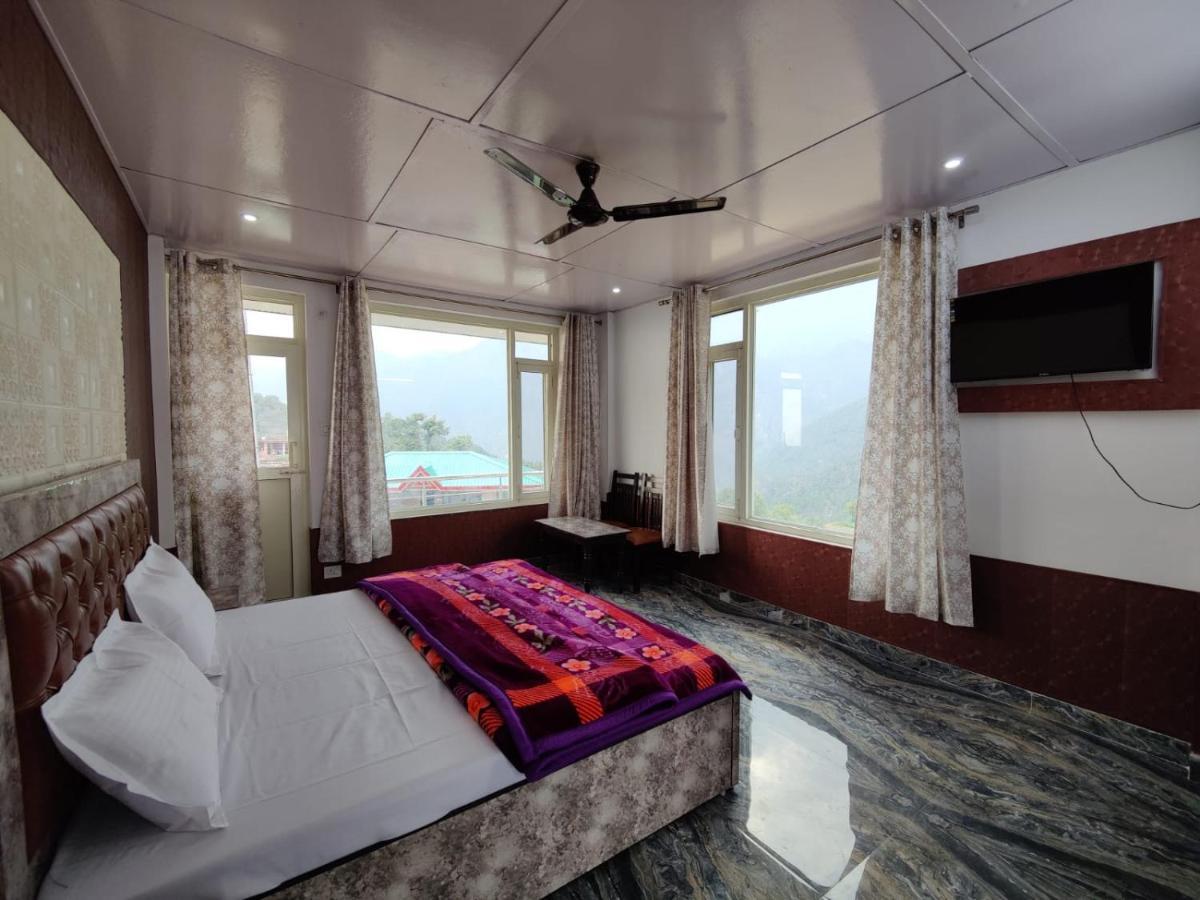 Hotel Naddi Edge 3*