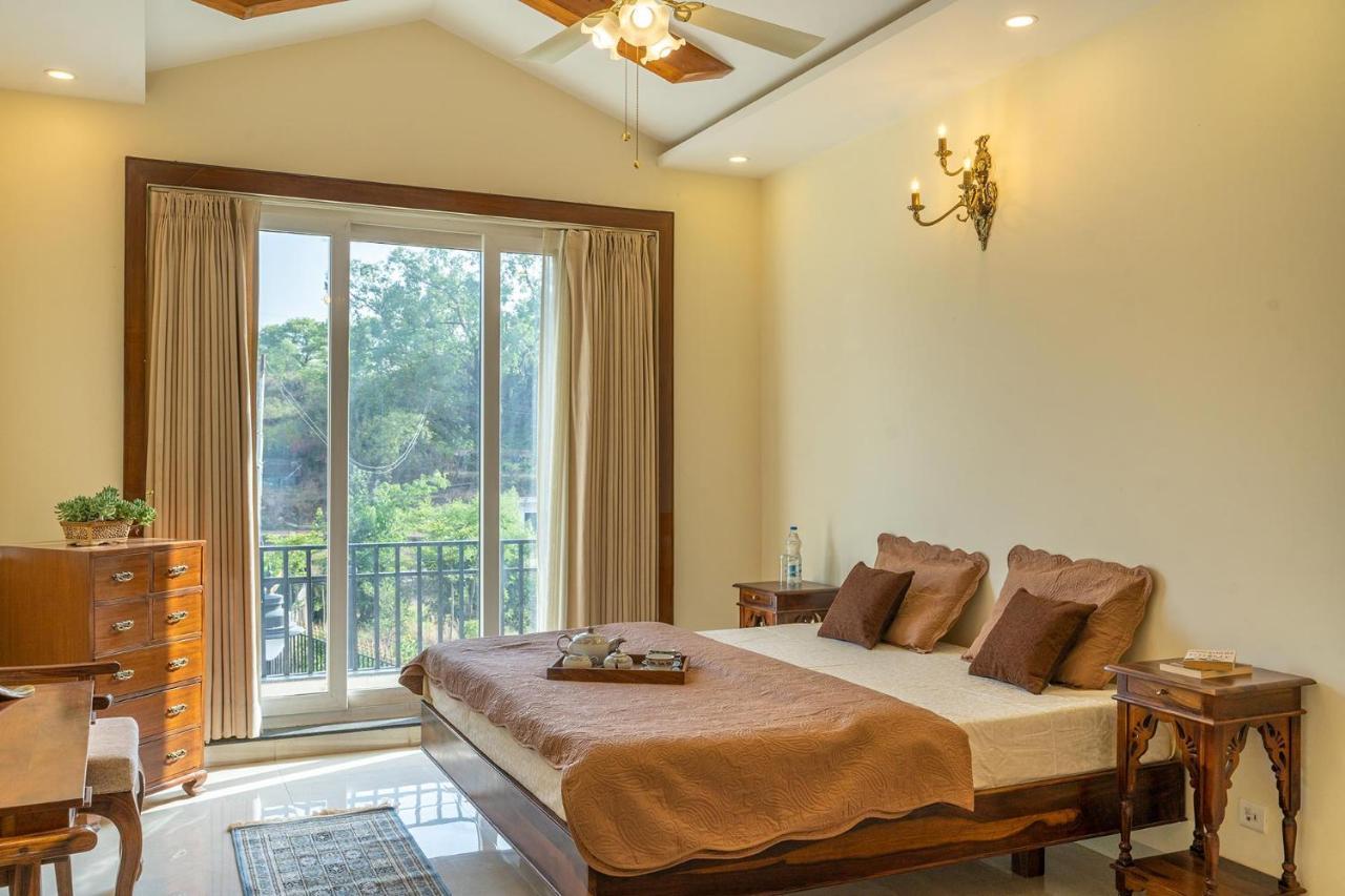 Villa Stayvista At Dhauladhar House - Luxurious Chateau In Kangra