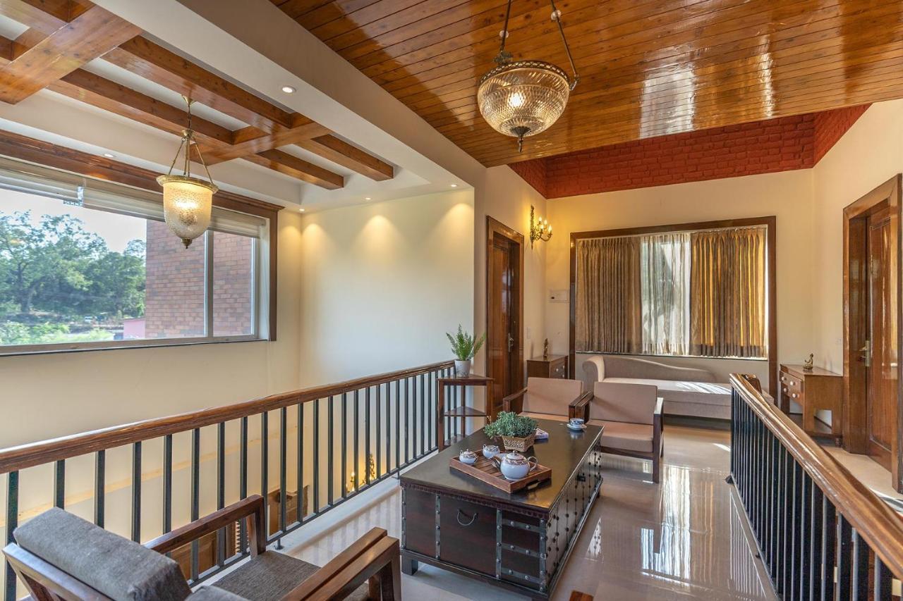 Stayvista At Dhauladhar House - Luxurious Chateau In Kangra Villa
