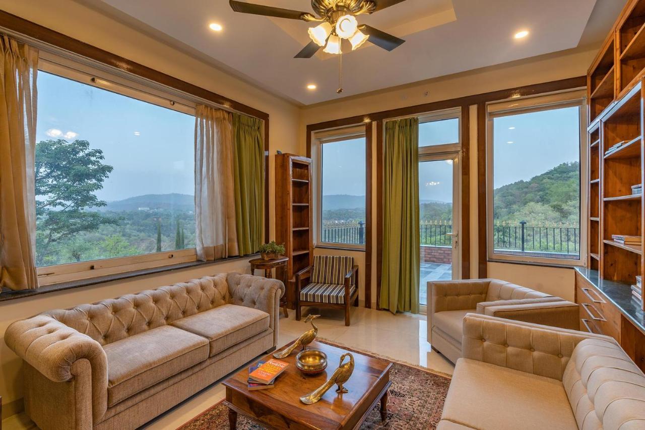 Stayvista At Dhauladhar House - Luxurious Chateau In Kangra Villa