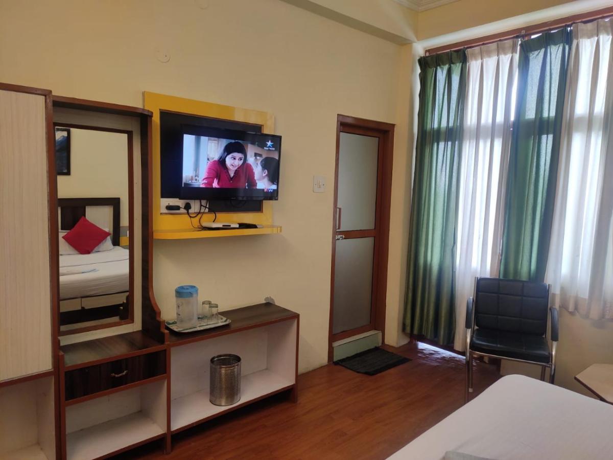 Amandeep Lodge