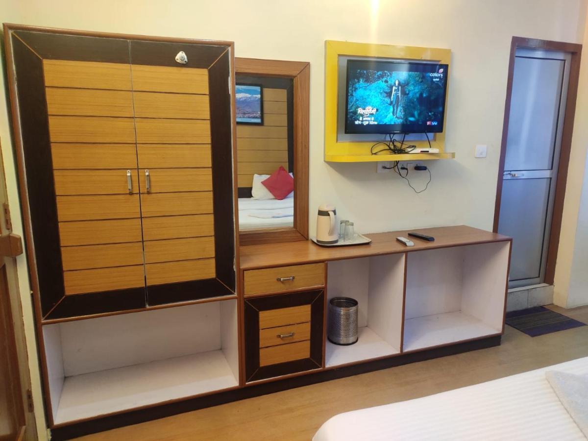 Amandeep Lodge