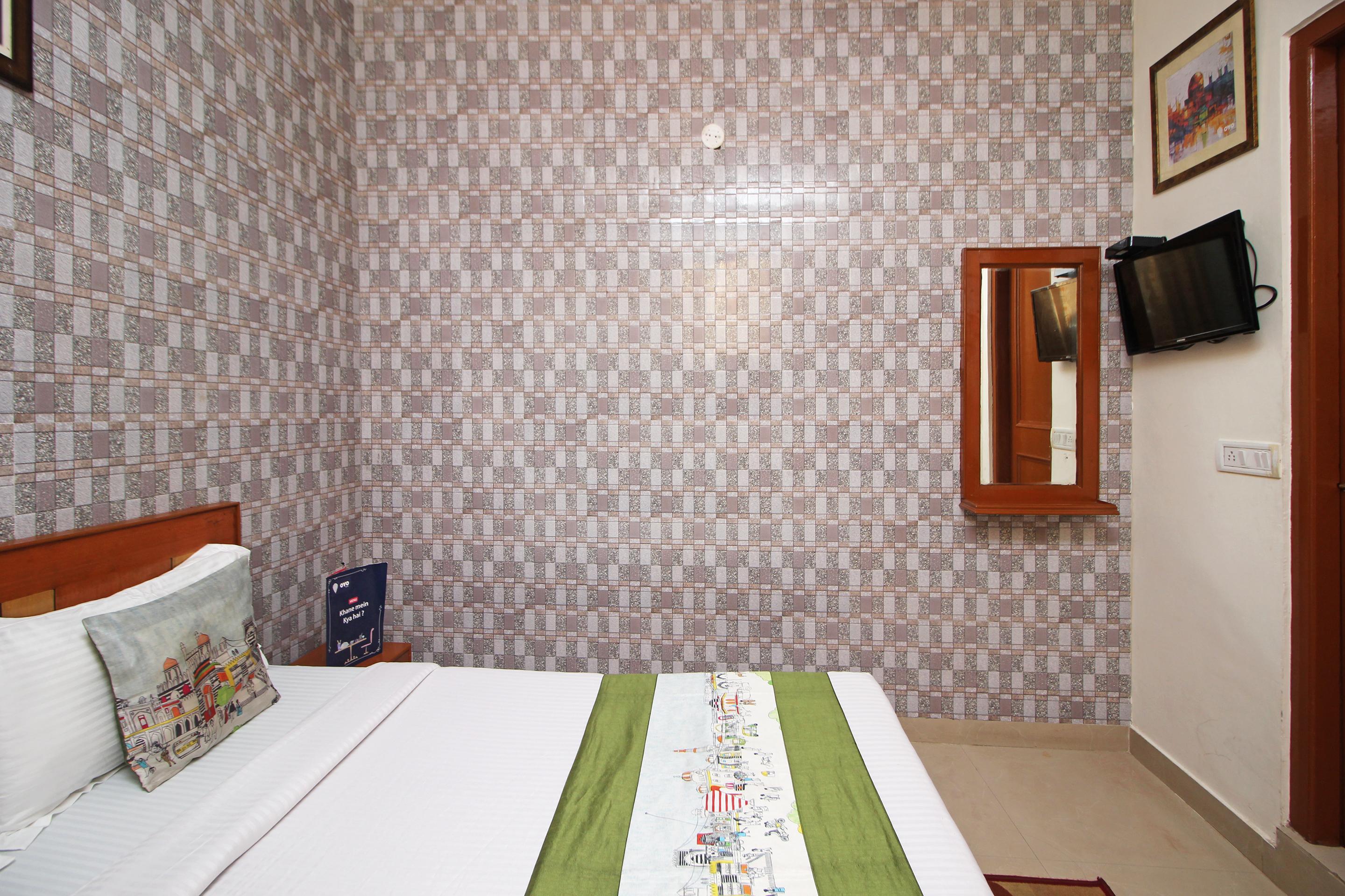 Hotel Oyo 4205 Anuj Regency 3*