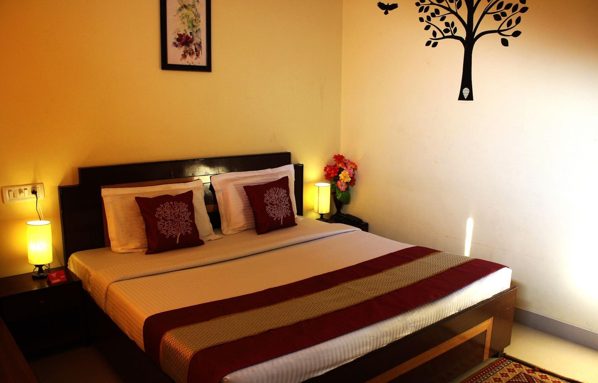 Oyo 4205 Anuj Regency 3*