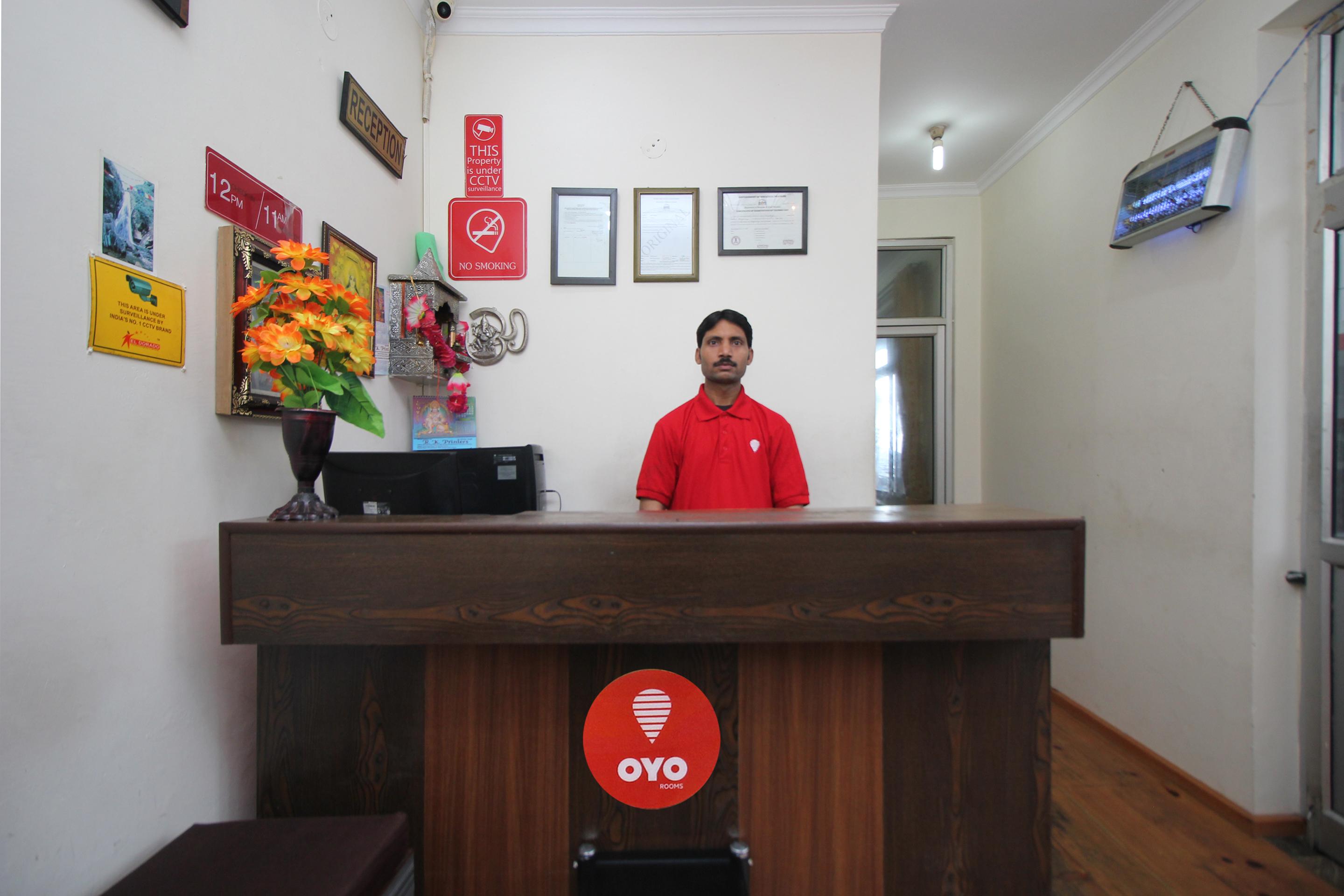 Oyo 4205 Anuj Regency Hotel 3*