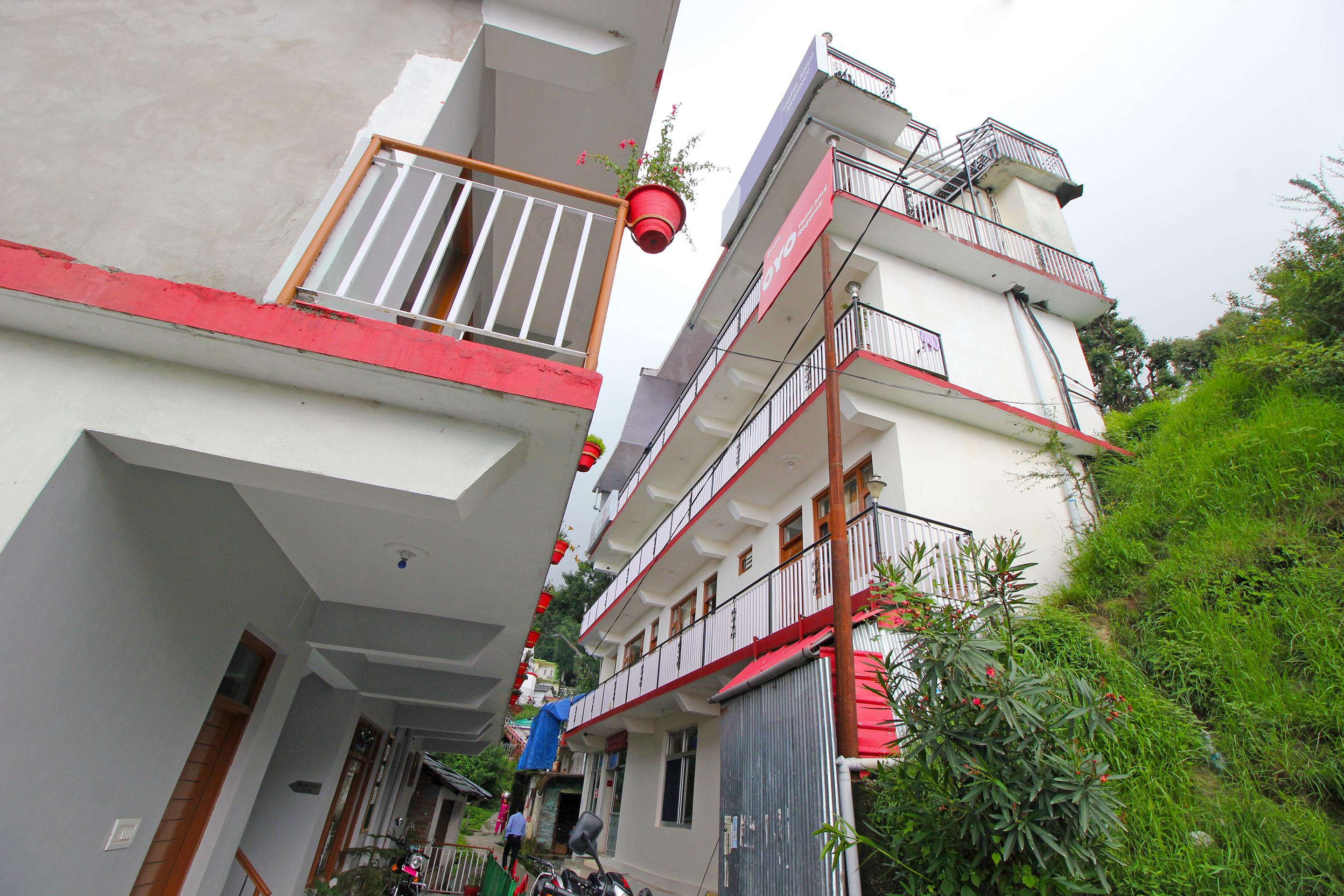 Oyo 4205 Anuj Regency 3*