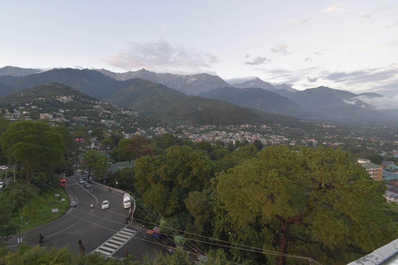 The Royal Castle Hot And Cold Centralized Hotel Dharamshala