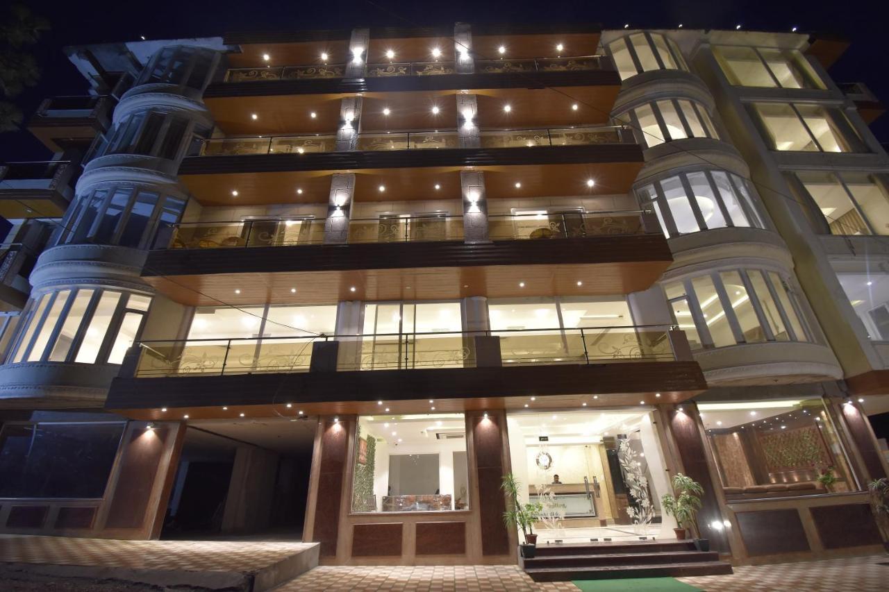 The Royal Castle Hot And Cold Centralized Hotel 3*