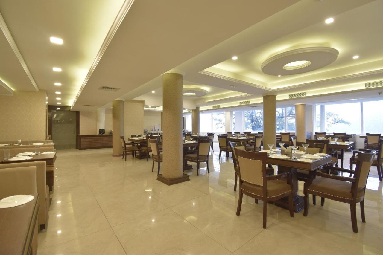 Hotel The Royal Castle Hot And Cold Centralized Dharamshala