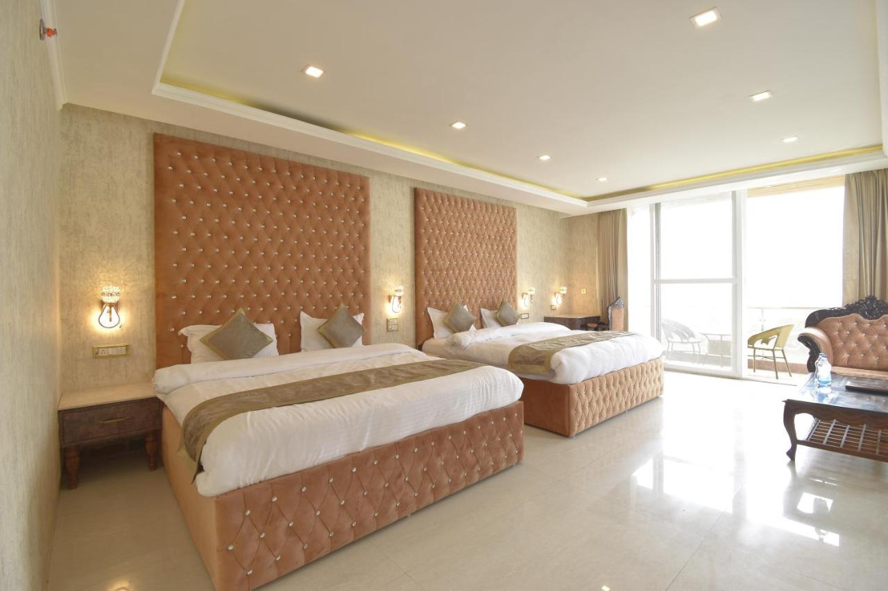 Hotel The Royal Castle Hot And Cold Centralized