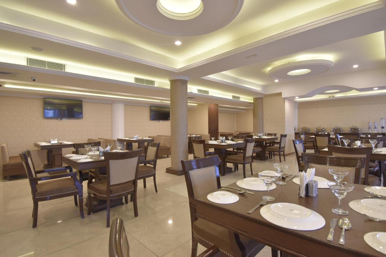 The Royal Castle Hot And Cold Centralized Hotel 3*