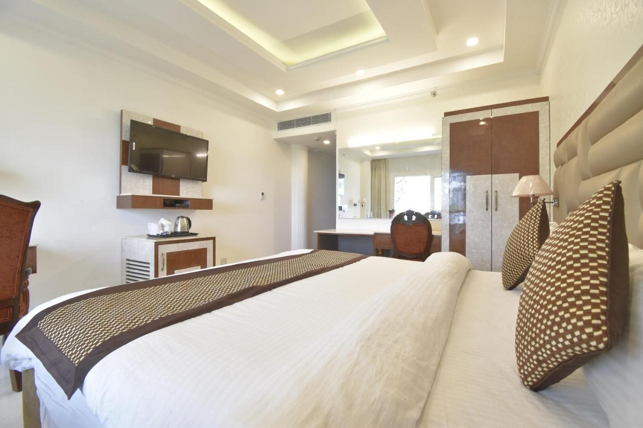 The Royal Castle Hot And Cold Centralized Hotel