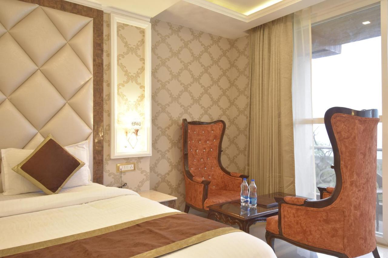 The Royal Castle Hot And Cold Centralized 3* Dharamshala