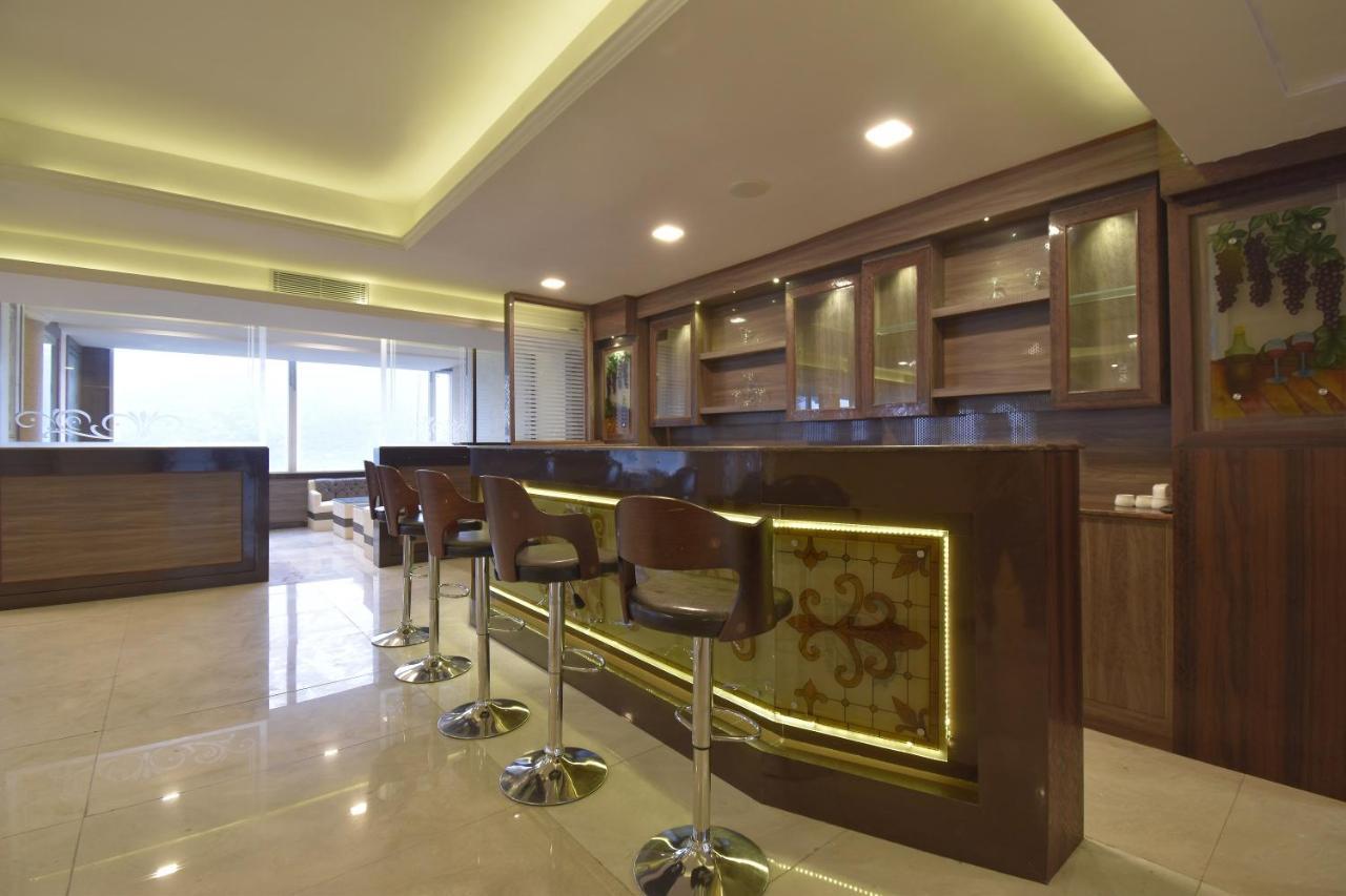 The Royal Castle Hot And Cold Centralized 3* Dharamshala
