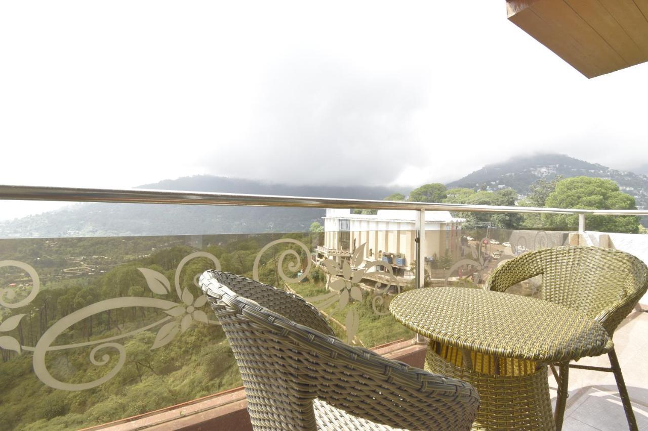 Hotel The Royal Castle Hot And Cold Centralized Dharamshala