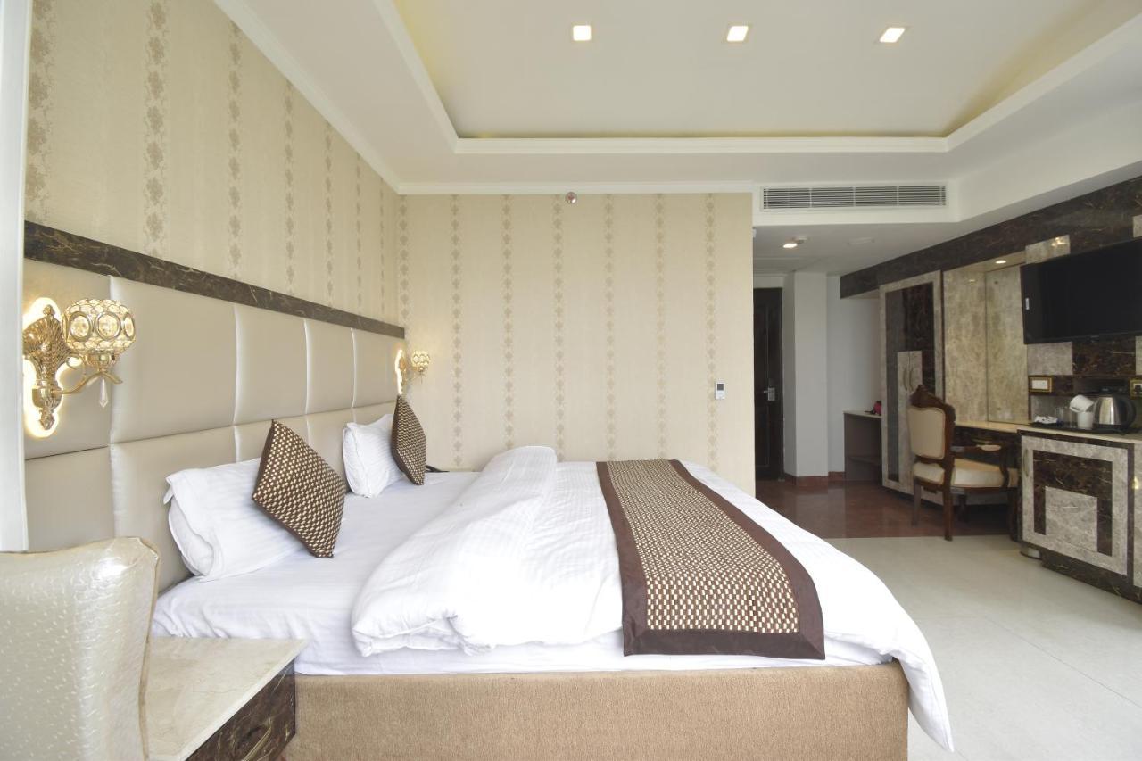Hotel The Royal Castle Hot And Cold Centralized