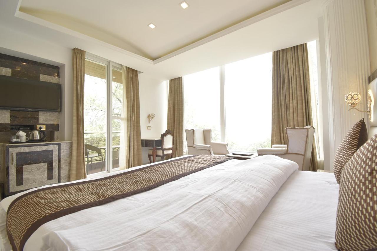 The Royal Castle Hot And Cold Centralized Hotel Dharamshala
