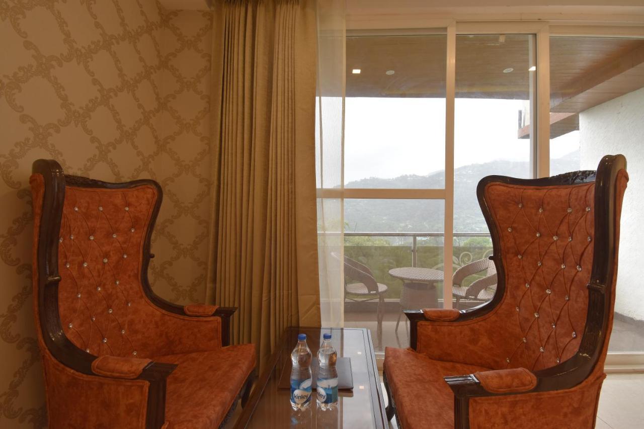 Hotel The Royal Castle Hot And Cold Centralized Dharamshala