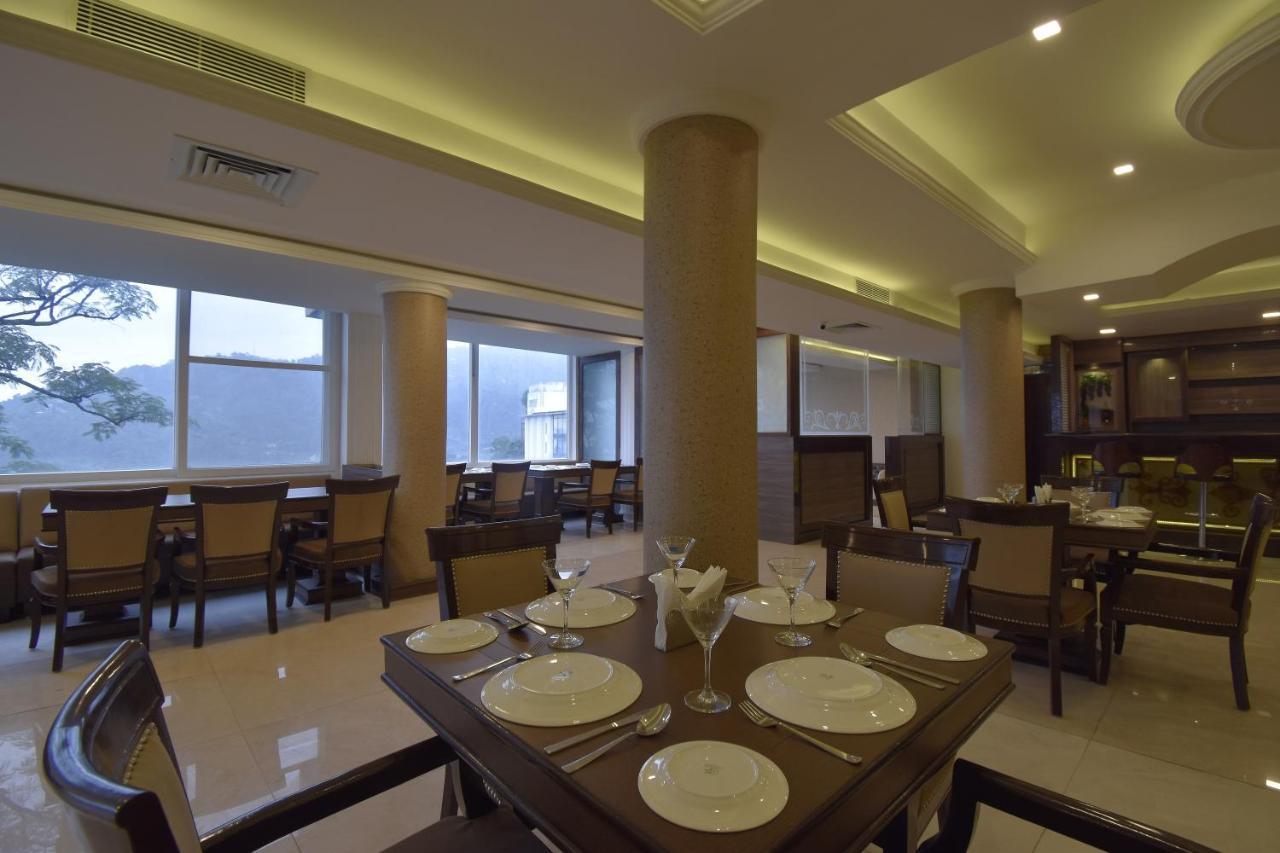 The Royal Castle Hot And Cold Centralized 3* Dharamshala