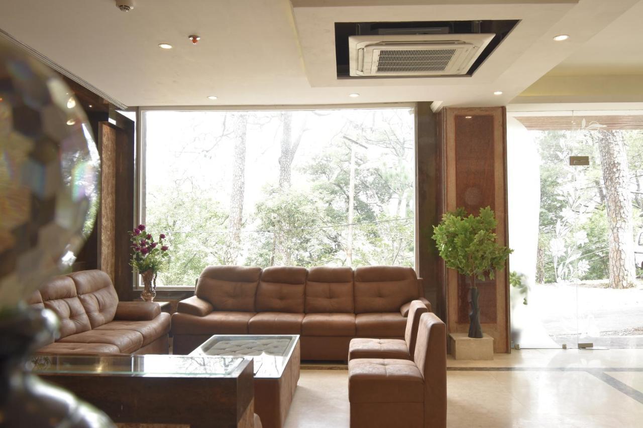 The Royal Castle Hot And Cold Centralized Hotel Dharamshala