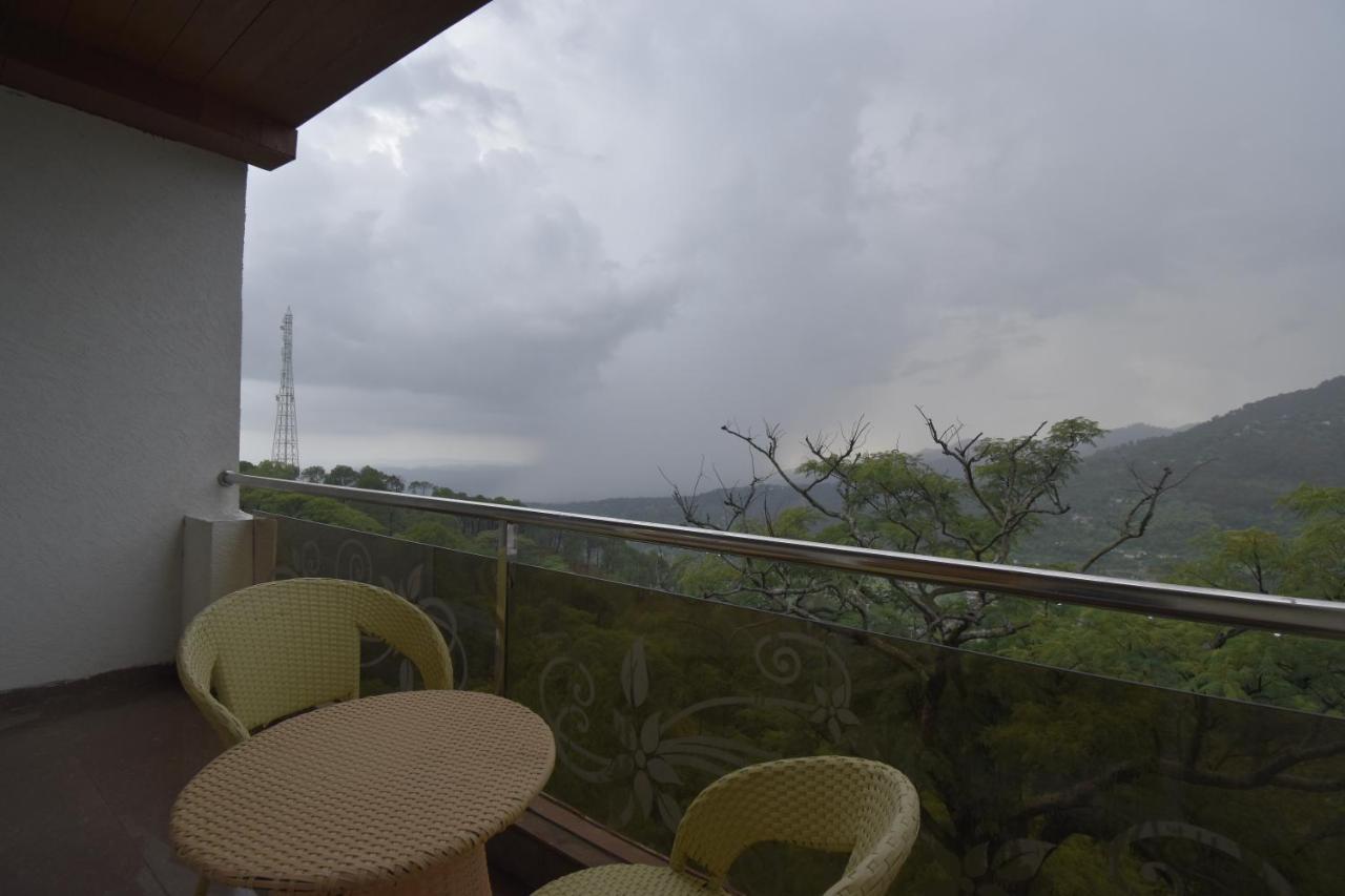 The Royal Castle Hot And Cold Centralized Hotel Dharamshala