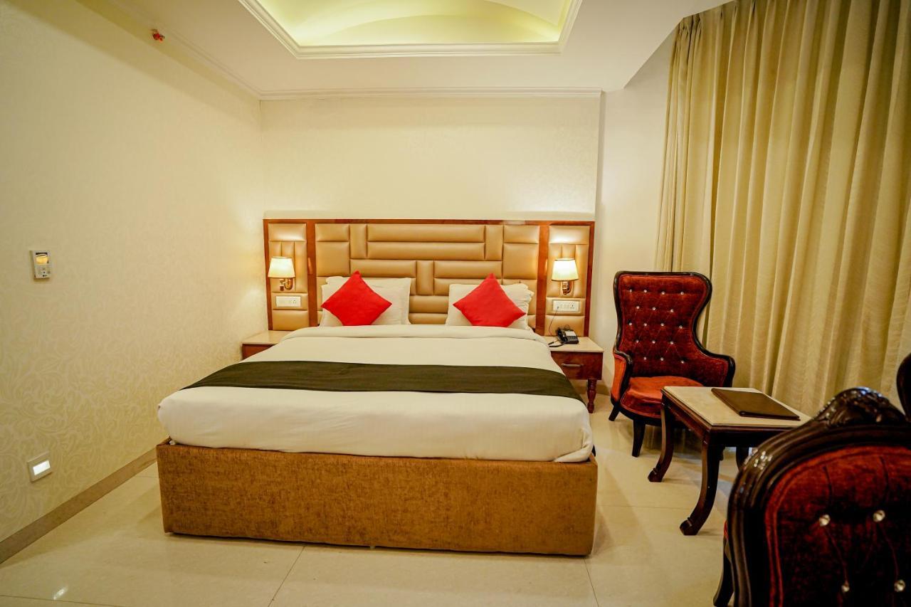The Royal Castle Hot And Cold Centralized Hotel 3*