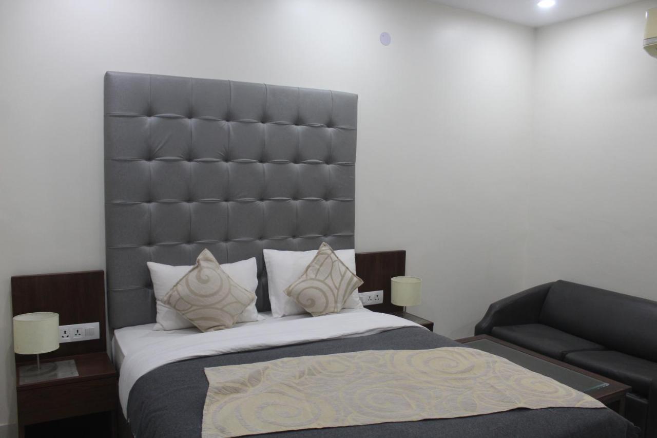 Manuni - Riverside Hotel 3*