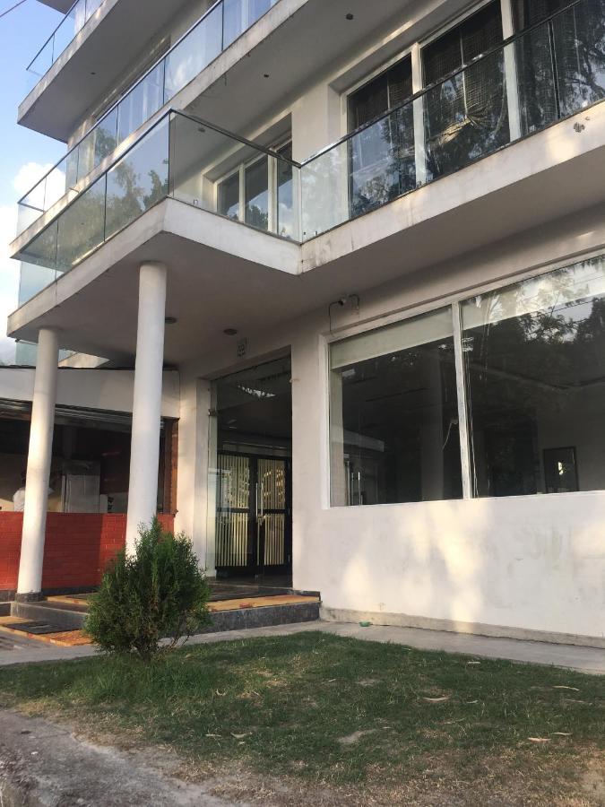 Hotel Manuni - Riverside 3*