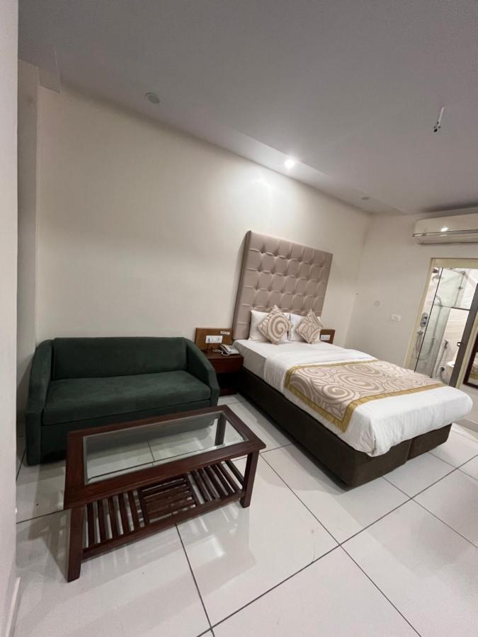 Hotel Manuni - Riverside