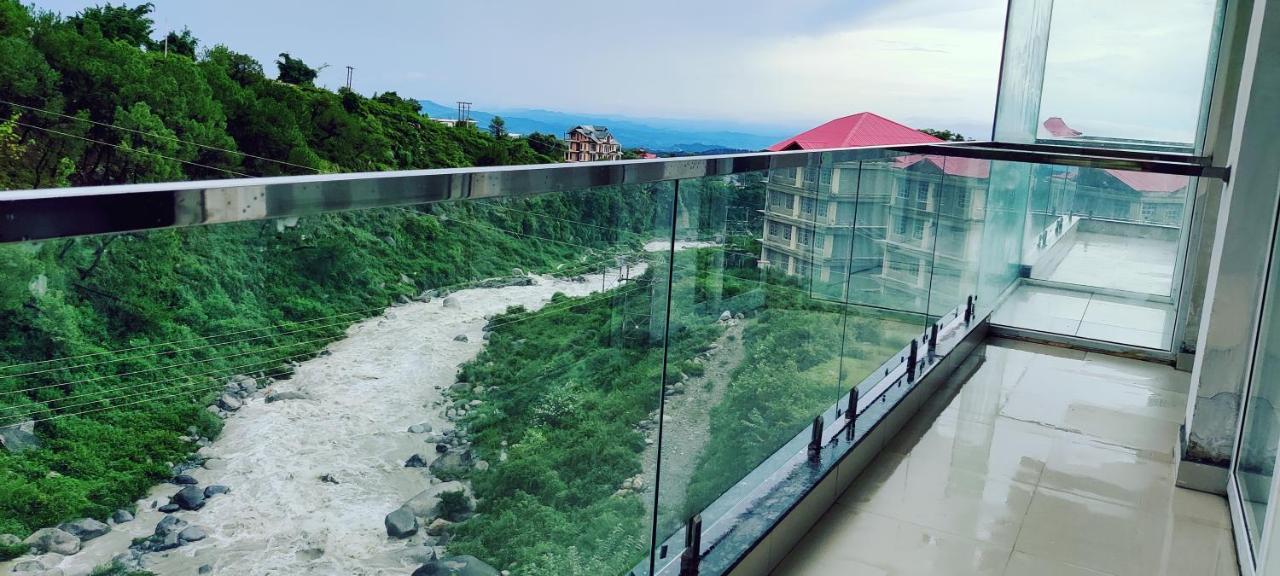 Manuni - Riverside 3* Dharamshala
