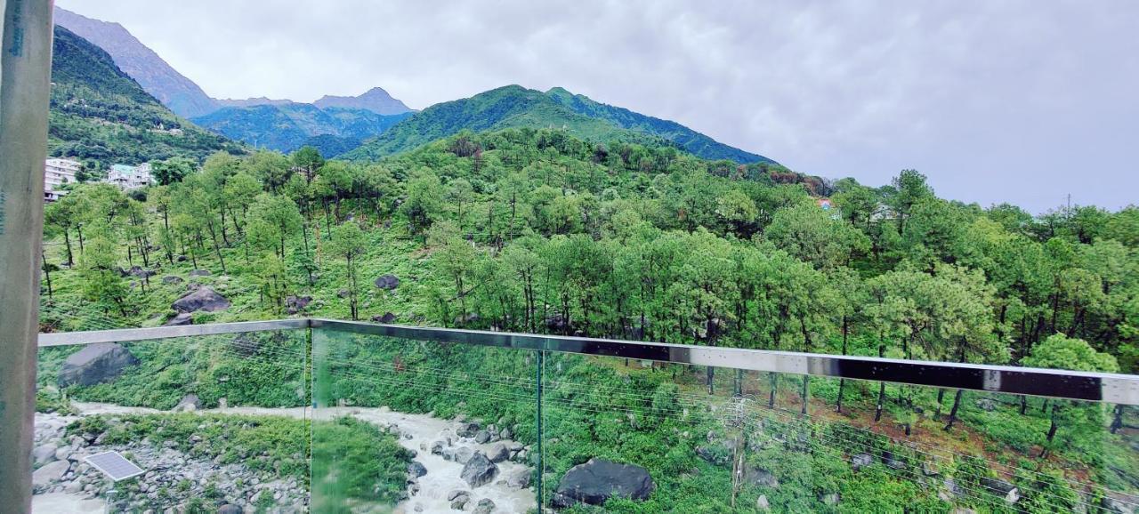 Manuni - Riverside Hotel 3*