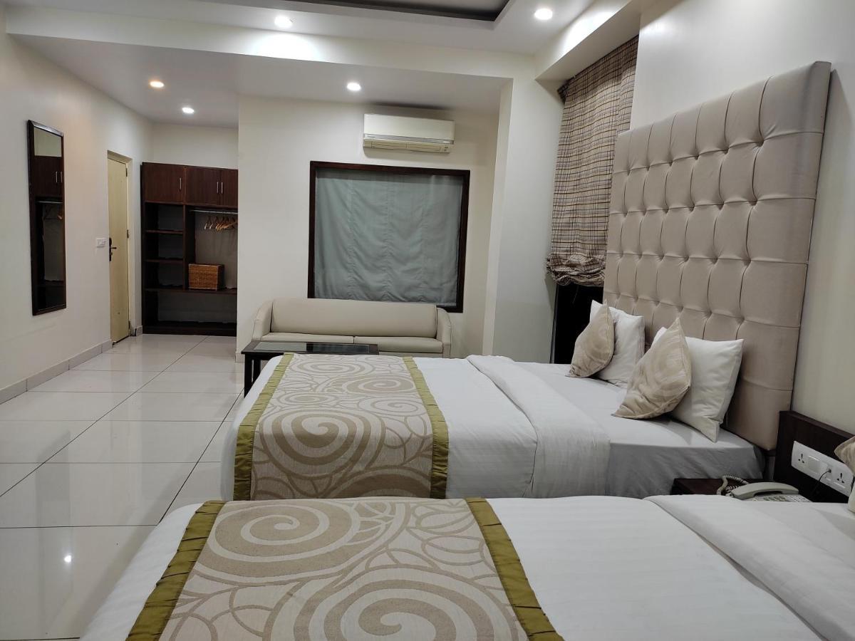 Hotel Manuni - Riverside