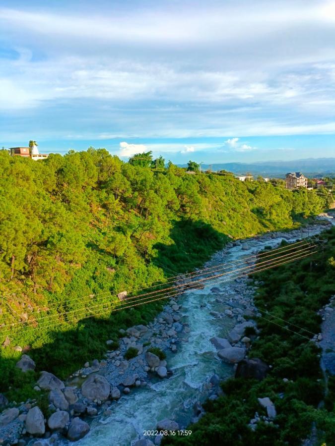 Manuni - Riverside