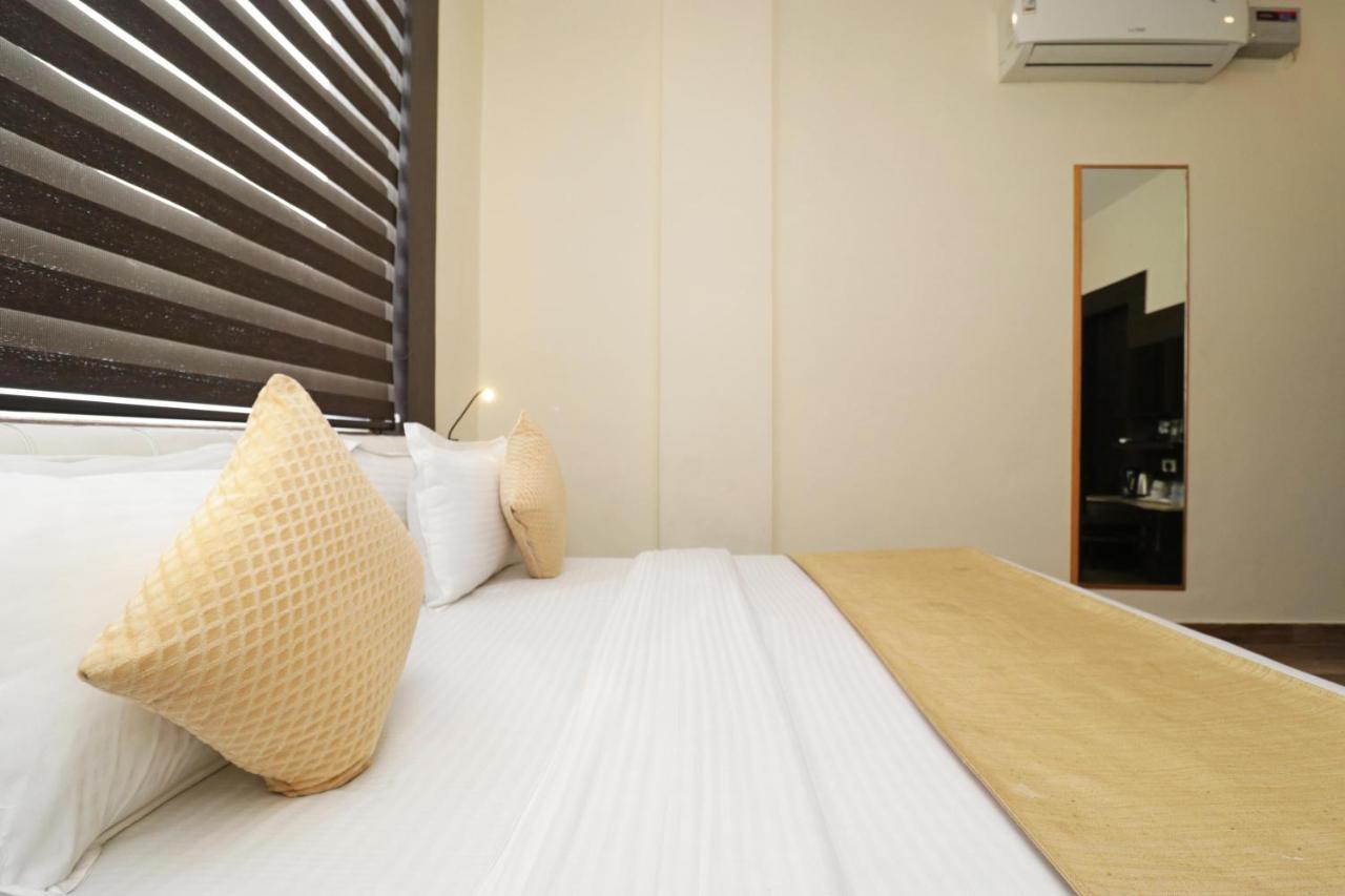 Hotel Mirage Residency - Hill View In 3*