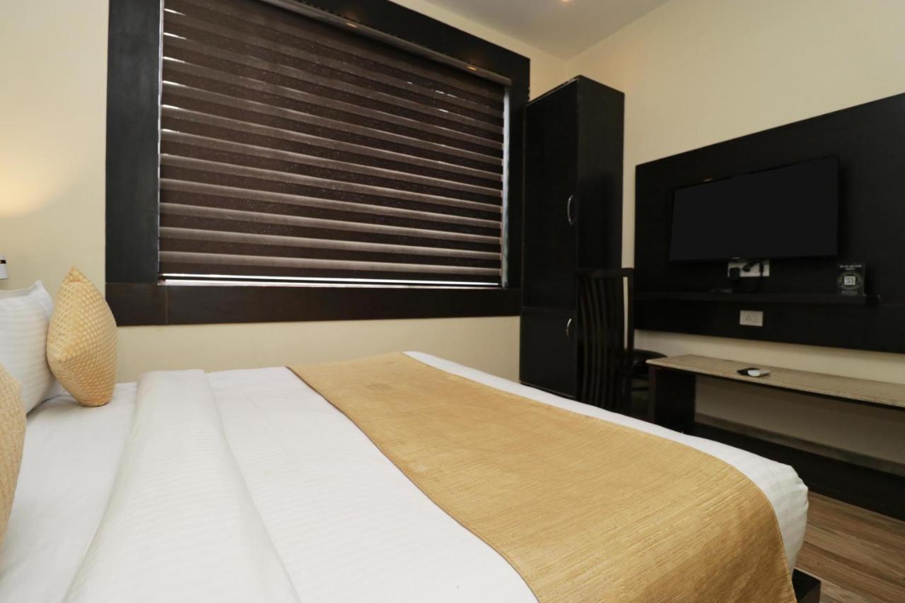Hotel Mirage Residency - Hill View In