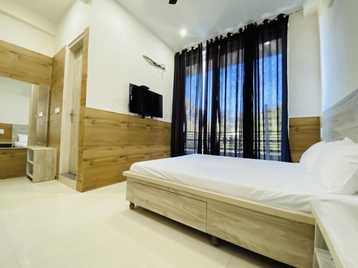 Luxury With Pool Lift 5g Free Parking Dharamshala