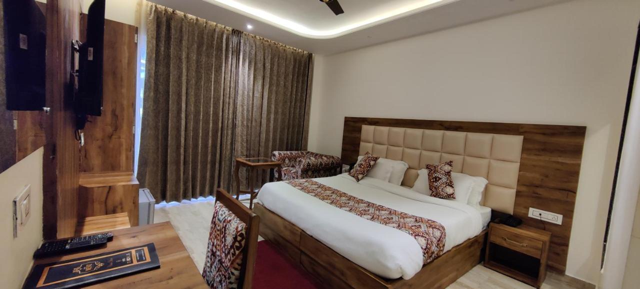 Classic Hills Hotel