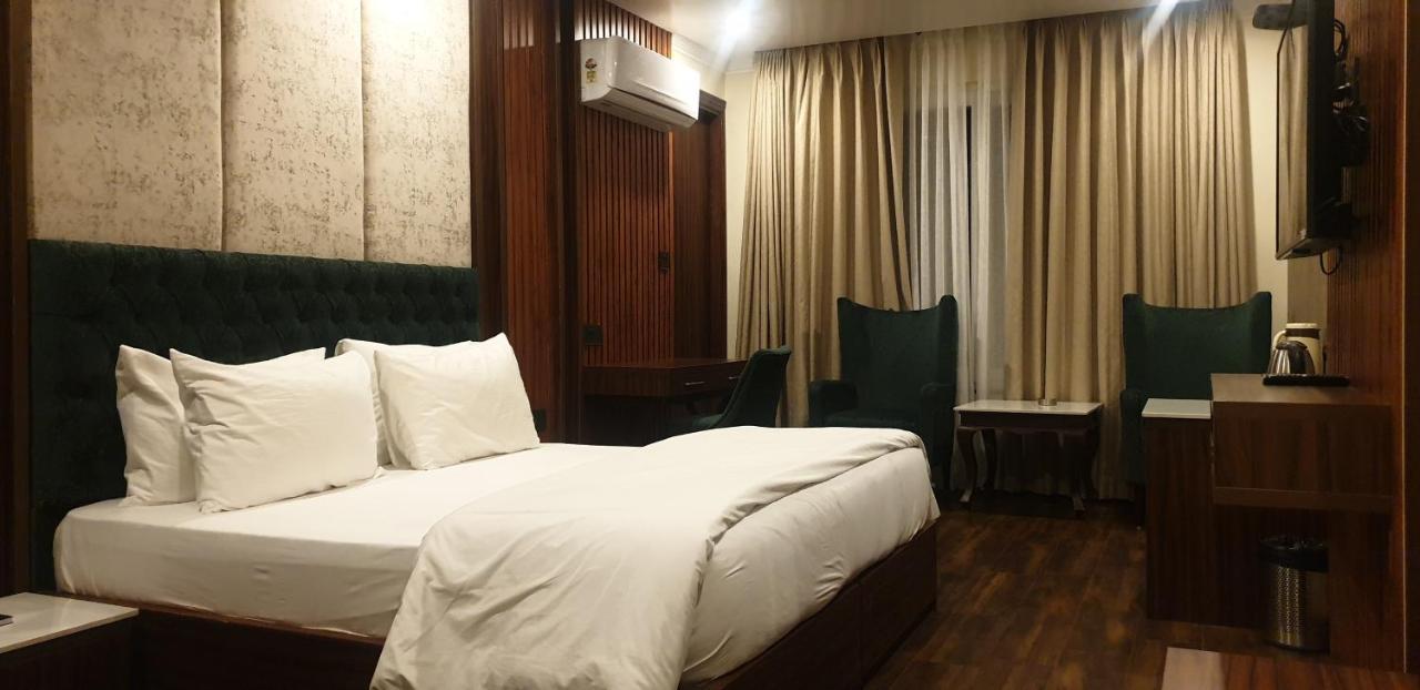 Pong View Hotel 2*