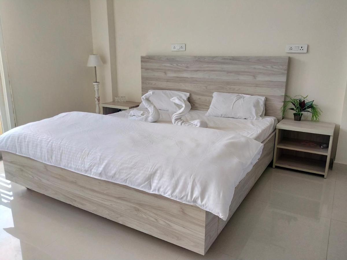 Luxury With Pool Lift 5g Free Parking Bed & Breakfast