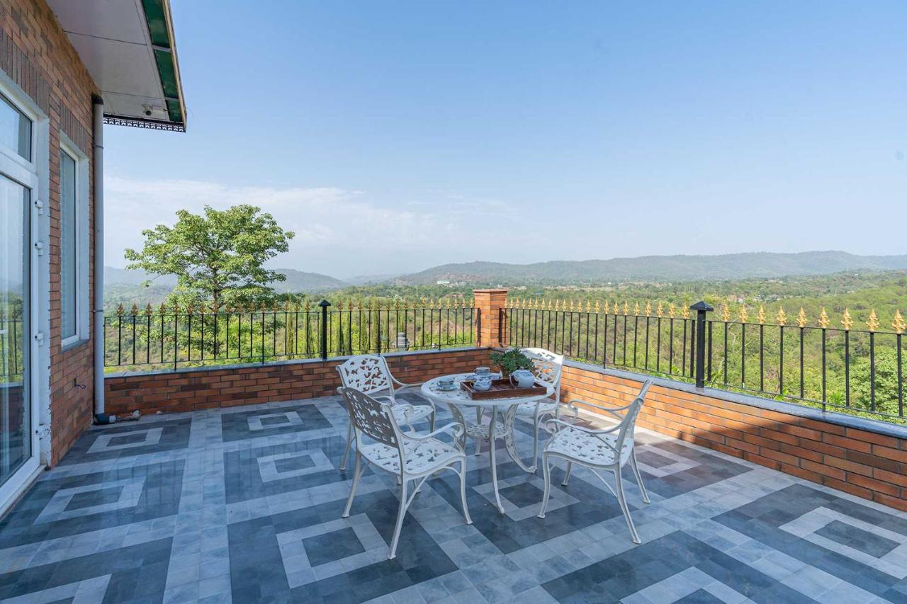 Villa Stayvista At Dhauladhar House - Luxurious Chateau In Kangra Dharamshala